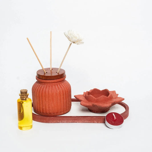 Mudrà Terra Set (Sahasyà Reed Diffuser, Sujà Candle with Etagere Engraved Tray)