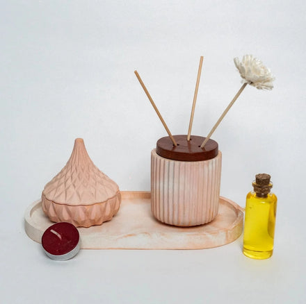 Veda Coral Set (Dore Reed Diffuser, Trinkles Tea-Light Candle with Textured Etagere Tray)