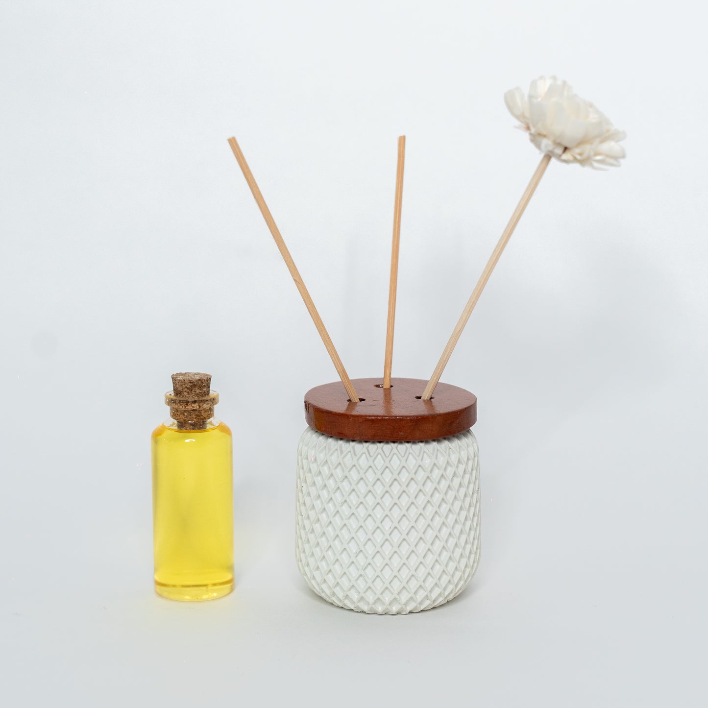 Varyà Reed Diffuser - Long Lasting Aromas with Timeless Design
